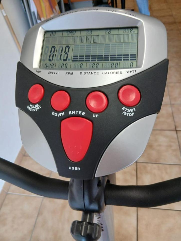Home Trainer - Magnetic Bike E7 - 550, Sport en Fitness, Fitnessapparatuur, Zo goed als nieuw, Hometrainer, Benen, Buik, Rug, Ophalen