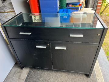 Présentoir Vitré 120 cm + 2 Colonnes Mobilier de Magasin RÉT, Enlèvement
