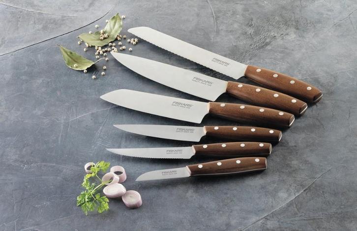 Fiskars Norr steakmes / tomatenmes 12cm | Nieuw in G.verp., Huis en Inrichting, Keuken | Bestek, Nieuw, Los bestek, Hout, Ophalen of Verzenden