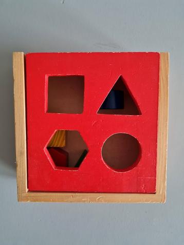 Boîte à forme en bois