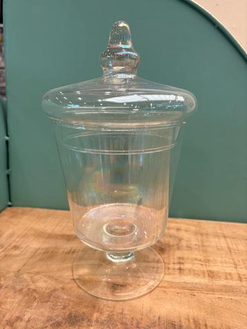 Snoeppot glas beschikbaar voor biedingen