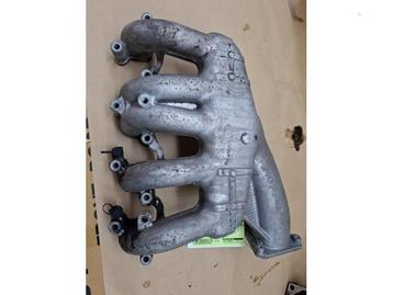 Inlaatspruitstuk van een Volkswagen Transporter beschikbaar voor biedingen