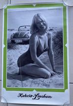 Affiche ancienne VOLKSWAGEN COX CABRIO ; avec pin-up (VW), Enlèvement ou Envoi, Utilisé, Voitures