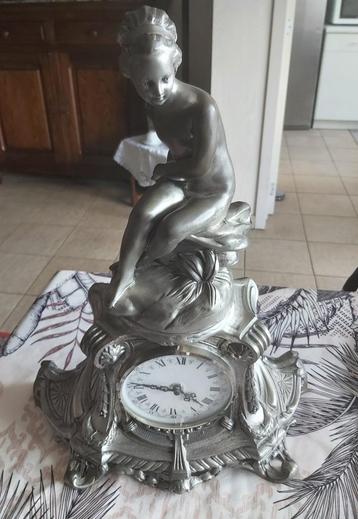 BEELD MET HORLOGE beschikbaar voor biedingen