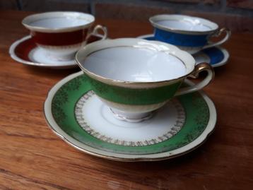 3 tasses et sous-tasses anciennes, Enlèvement ou Envoi