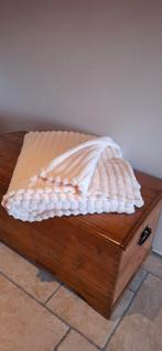 PLAID ULTRA DOUX COULEUR CRÈME.