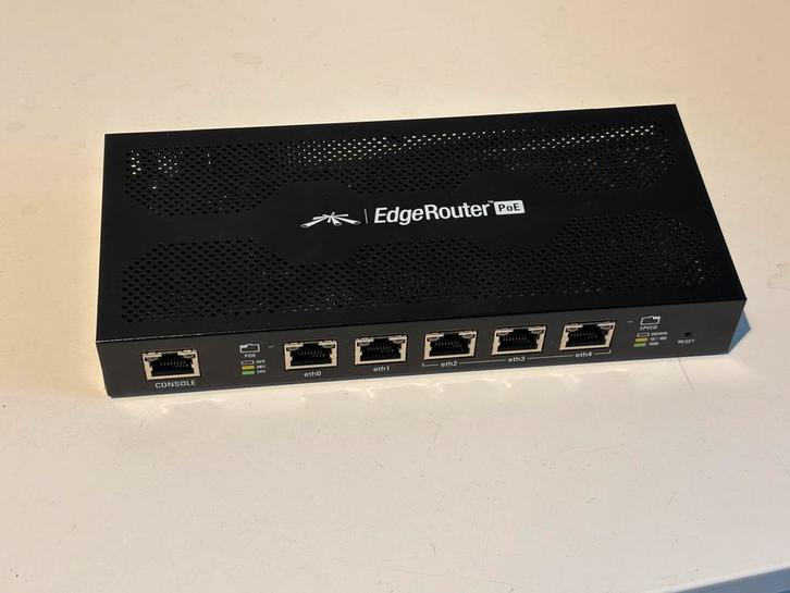 Ubiquiti EdgeRouter PoE ERPoE-5 – Amper gebruikt, Computers en Software, Netwerk switches, Zo goed als nieuw, Ophalen of Verzenden