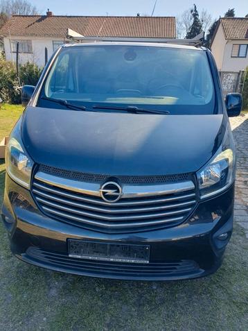 Opel vivaro lichte vracht 3 personen beschikbaar voor biedingen