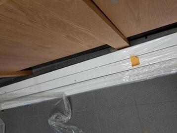 Massief houten plint 15mmx68mm hoog, rechte kant - 39m beschikbaar voor biedingen