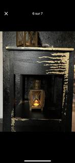 STYLE GOTHIQUE. Petite armoire, chevet, Enlèvement, Utilisé