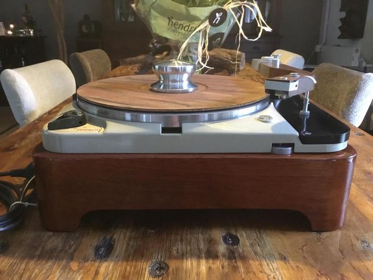 Thorens TD124 avec bras Grado, TV, Hi-fi & Vidéo, Tourne-disques, Reconditionné, Tourne-disque, Thorens, Réglage pitch, Enlèvement ou Envoi