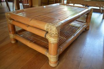 stevige bamboe salontafel beschikbaar voor biedingen