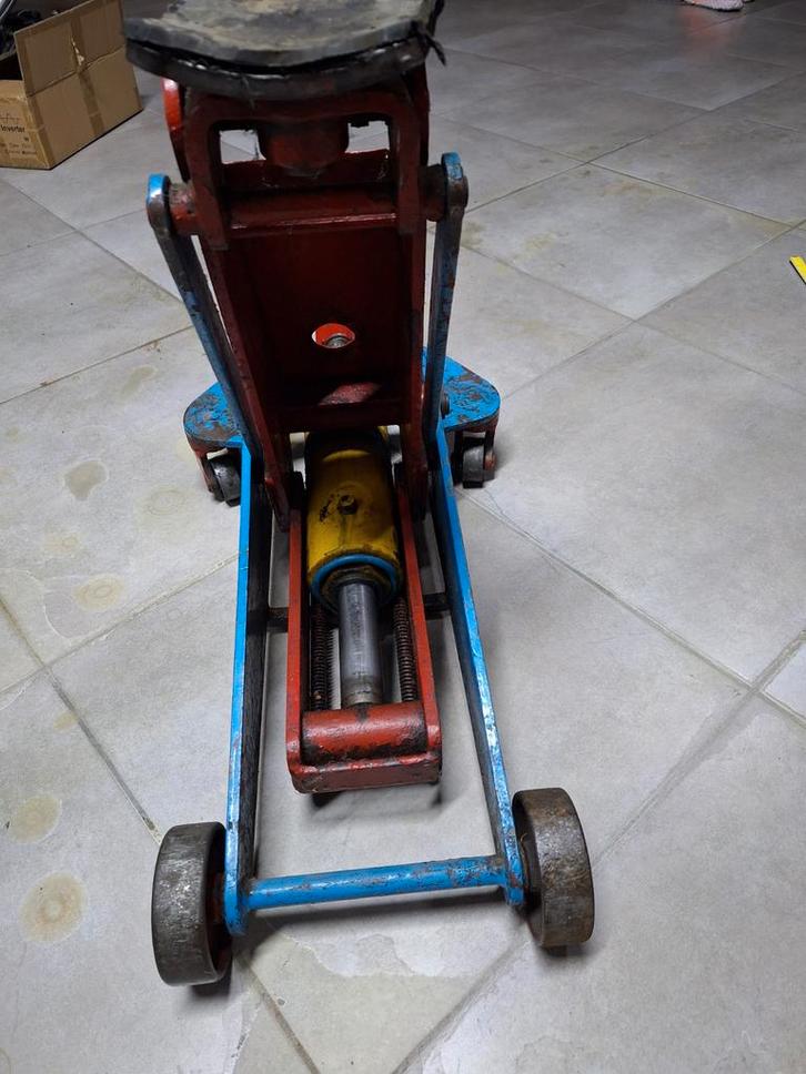 Cric de garage, Autos : Divers, Prises, Utilisé, Cric de garage, Manuel, Enlèvement