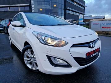 Hyundai i30/1.6i/ 99 KW/automatique/2014/navi/camera