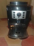 Machine à café Delhonghi Magnifica S, Machine à espresso, Réservoir d'eau amovible, Café en grains, 2 à 4 tasses