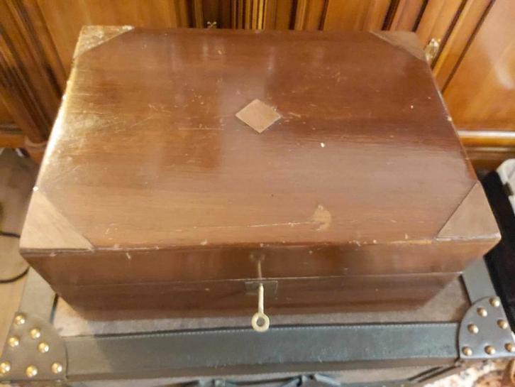 Antieke reportersdesk, Huis en Inrichting, Woonaccessoires | Kisten, Ophalen of Verzenden