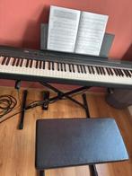 Yamaha p105 digital piano met statief, bankje en pedaal, Muziek en Instrumenten, Ophalen, Zo goed als nieuw, Piano