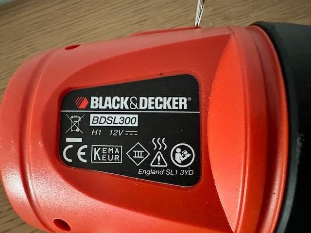 lampe de poche halogène Black+Decker BDSL300, Caravanes & Camping, Lampes de poche, Neuf, Accumulateur, Enlèvement