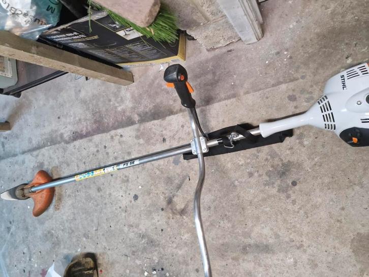 Débroussailleuse STIHL fs 56 0491.30.91.77, Tuin en Terras, Bosmaaiers, Zo goed als nieuw, Ophalen of Verzenden