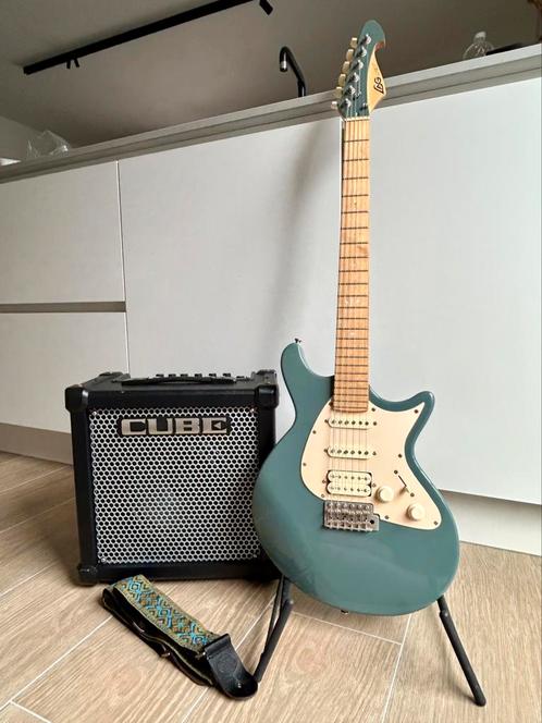 LAG Jet JV200 Antique Blue & Roland Cube, Muziek en Instrumenten, Snaarinstrumenten | Gitaren | Elektrisch, Zo goed als nieuw