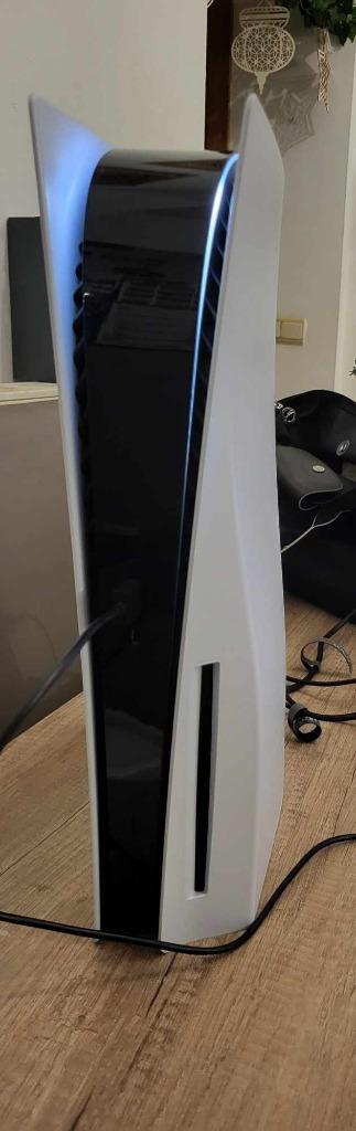 Console Sony Playstation 5 + 1 manettes ++++ dans sa boite  beschikbaar voor biedingen