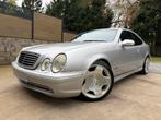 ✅Mercedes CLK 320🔥Origineel AMG pakket🔥UNIEK✨FULLOPTIONS, Auto's, Automaat, Achterwielaandrijving, Zwart, Leder