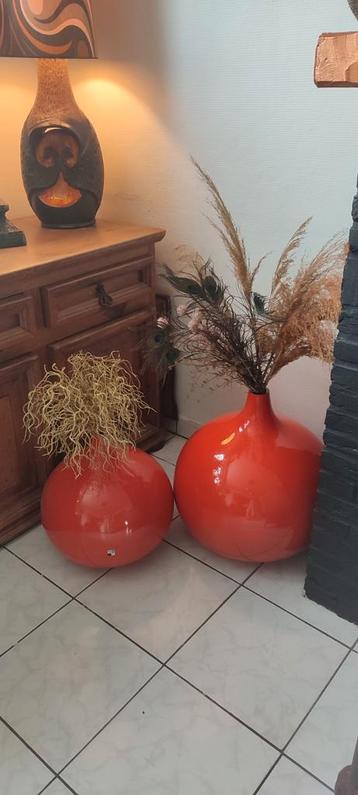 Decoratieve vazen beschikbaar voor biedingen