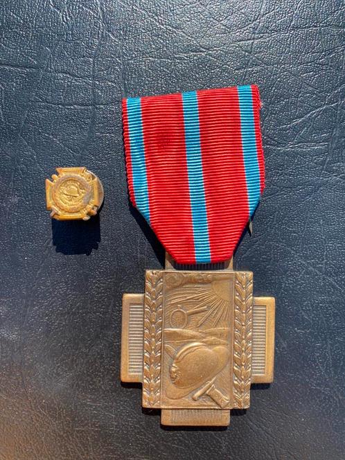 Medaille 31 Type 1 + insigne, Verzamelen, Militaria | Algemeen, Ophalen of Verzenden
