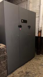 Armoire à selles, Animaux & Accessoires, Chevaux & Poneys | Selles, Enlèvement, Comme neuf