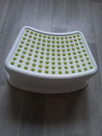 Ikea opstapje kind beschikbaar voor biedingen