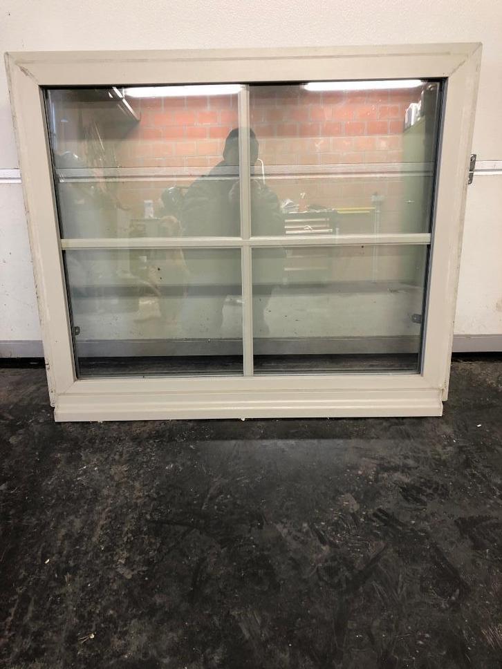 Buitenraam, Doe-het-zelf en Bouw, Raamkozijnen en Schuifdeuren, Zo goed als nieuw, Raamkozijn, Kunststof, 75 tot 150 cm, 75 tot 150 cm