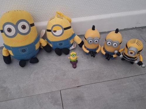 Minion-lot (knuffel, boek, figuur), Kinderen en Baby's, Speelgoed | Knuffels en Pluche, Zo goed als nieuw, Ophalen of Verzenden