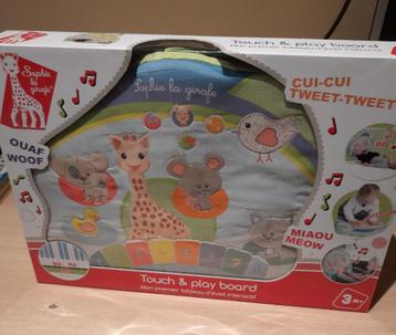 Tableau d'éveil interactif Sophie La Girafe  beschikbaar voor biedingen