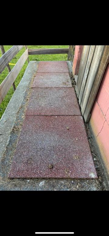 Te koop! Stal matten 4 stuks 1m op 1m beschikbaar voor biedingen