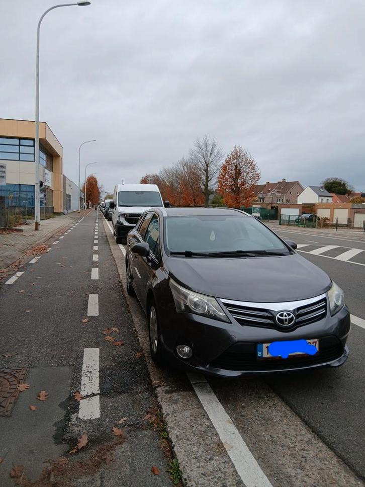 Toyota avensis gekeurd voor verkoop, Autos, Toyota, Particulier, Avensis, Diesel, Euro 5, Break, Carnet d'entretien, Enlèvement