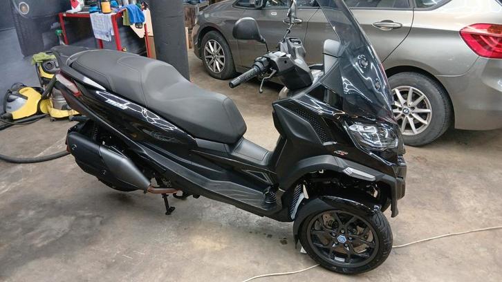 Mooie piaggio mp3 hpe 400 bouwjaar 2025., Fietsen en Brommers, Scooters | Piaggio, Ophalen