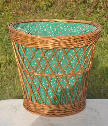 panier a linge ou autre rotin et tissu  beschikbaar voor biedingen