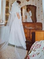 Robe mariée vintage T 38, L 135-160cm, traine voile 240 cm, Enlèvement ou Envoi, Comme neuf, Blanc, Robe de mariée