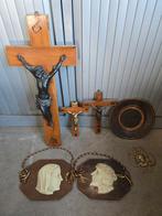 Objets religieux, crucifix, plaque de cuivre, figurines, pen, Antiquités & Art, Enlèvement ou Envoi