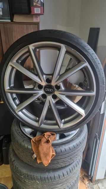 Set originele Audi RS 20inch velgen met banden 