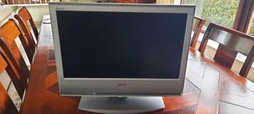 Kleine tv van SONY met afstandsbediening  beschikbaar voor biedingen