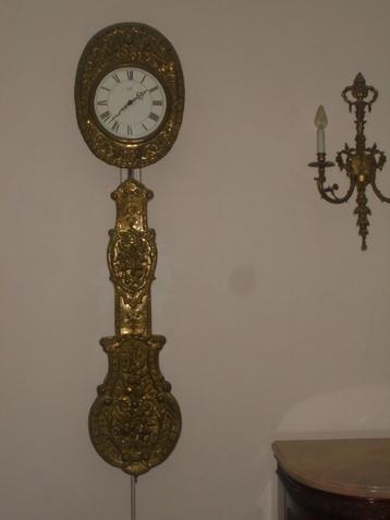 Wandklok, in stijl LOUIS XV beschikbaar voor biedingen