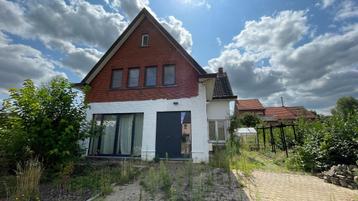 Scherpenheuvel: Gunstig gelegen deels gerenoveerde woning me beschikbaar voor biedingen