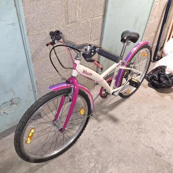 Velo fille disponible aux enchères