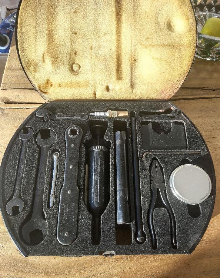 Jaguar MK2 Daimler V8 toolbox sixtees, Autos : Pièces & Accessoires, Autres pièces automobiles, Pièces Oldtimer ou Ancêtre, Autres marques automobiles