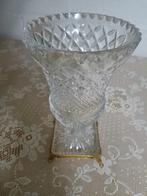 Vase en cristal monté en or, Enlèvement