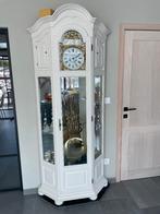 mooie staanklok, Enlèvement