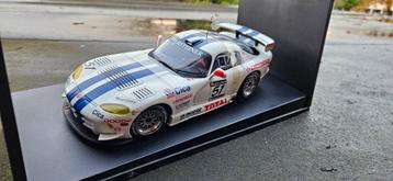 1:18 1997 Dodge viper GTS-R #51 Sebring O. Beretta AutoArt beschikbaar voor biedingen