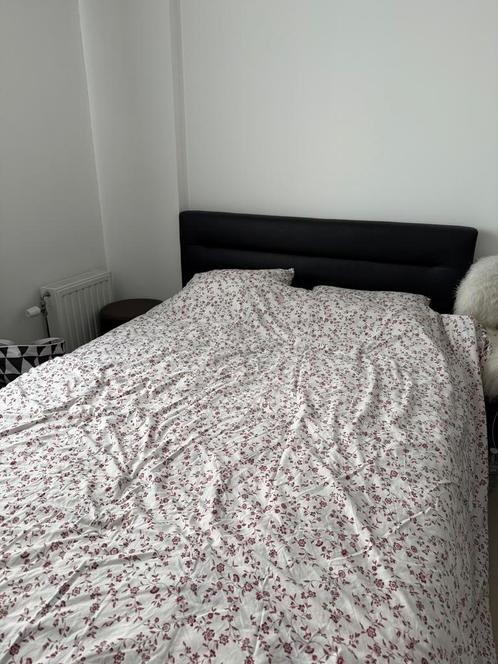 Gratis tweepersoons bed (140x200), matras, ladekast en poef, Huis en Inrichting, Slaapkamer | Boxsprings, Gebruikt, 140 cm, 200 cm