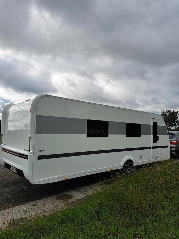 ADRIA ALPINA 663 HT Full Option 2023, Caravans en Kamperen, Caravans, Particulier, tot en met 4, 1500 - 2000 kg, Standaardzit